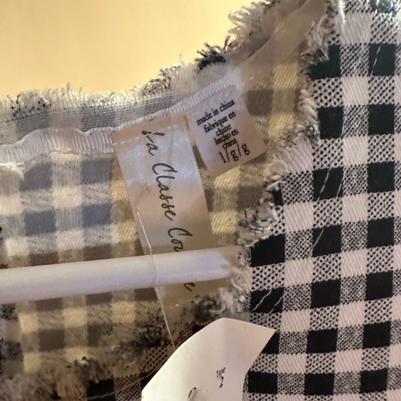 Raw hem checkered top ** tags attached** - Picture 6 of 9